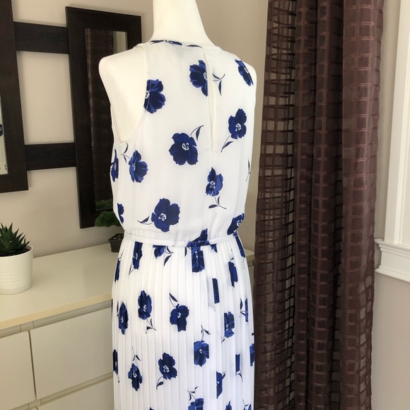 Banana Republic Summer Floral Pleated Dress Size 2 BNWOT - Picture 3 of 4